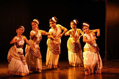 Mohiniattam Is A Classical Dance Form From Kerala India It Is One Of The Eight Indian