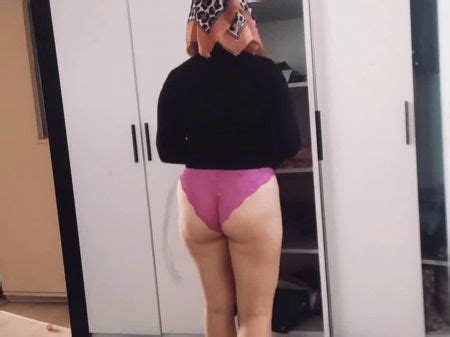 Banyodan Cikan Turbanli Uvey Annesini Videoya Aliyor Turkish Porn