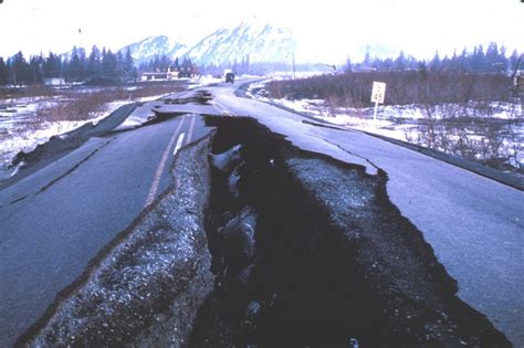 Mar 06, 2018 · most of alaska's mainland felt the magnitude 9.2 earthquake, which wobbled seattle's space needle some 1,200 miles away. The Largest Earthquake In U.S. History Happened 50 Years Ago Today | Gizmodo Australia