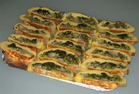 Ecco allora come fare gli gnocchi in 15 mosse, tra furbizie, regole d'oro e (apparenti) ovvietà. QUELLO CHE SO FARE... E NON: Rotolo di patate (da ...