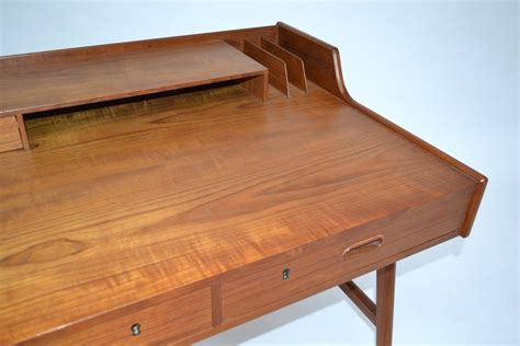 Nordic Desk 60s Modernism