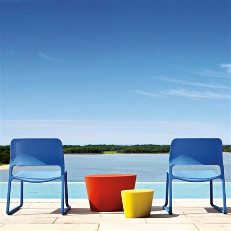 Just right.the chadwick, named after its designer don chadwick, created an office chair that responds to your body's movements throughout the day with energizing comfort and a supportive ride. Don Chadwick Spark Stacking Lounge Chair (con imágenes)