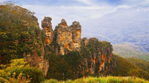 Three Sisters Rock Formation In The Blue Mountains National Park New