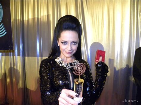 Prvních 12 v každé kategorii ankety český slavík 21. Český slavík 2013: Lucie Bílá naďalej kraľuje medzi speváčkami
