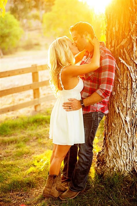Beccachris Country Portrait Session Couple Picture Poses Country Couple Pictures Couples