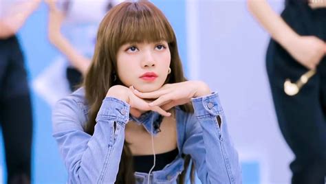 Blackpinks Lisa Receives Both Praises And Criticism For Being A