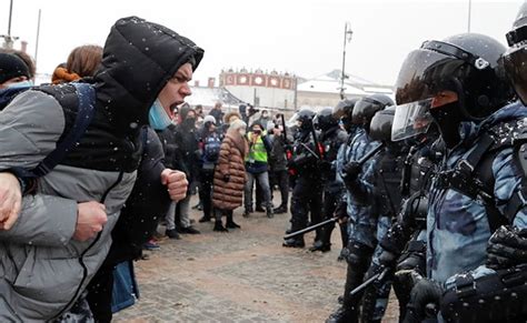 Russia Says Police Response To Navalny Protests Justified