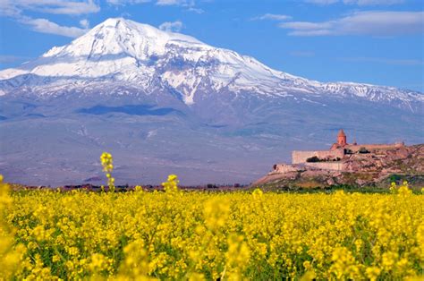 Armenĭen — armenĭen, land in vorderasien (s. Frühling in Armenien - Touristisches Blog über Armenien