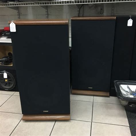 Vintage Fisher Stv 724 Home Theater Speakers Pair For Sale