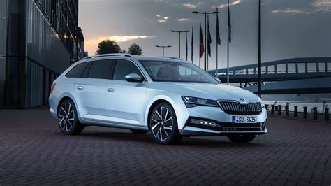 Taking a look at the 2021 skoda superb with hybrid engine and top of the line trim: 2021 New Skoda Superb Overview - Car Review