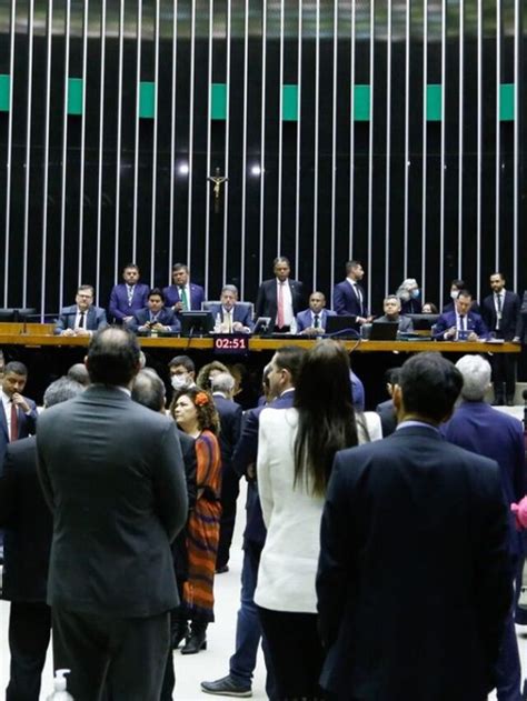 Câmara aprova texto base da PEC da Transição em 2º turno com