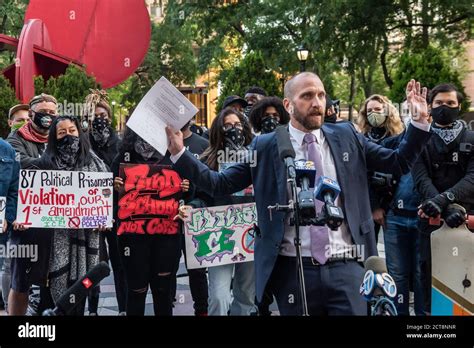 New york immigration lawyer hi-res stock photography and images - Alamy