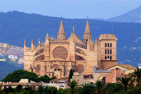 La Cathédrale De Palma De Majorque Et Les Majestueuses Cours Location