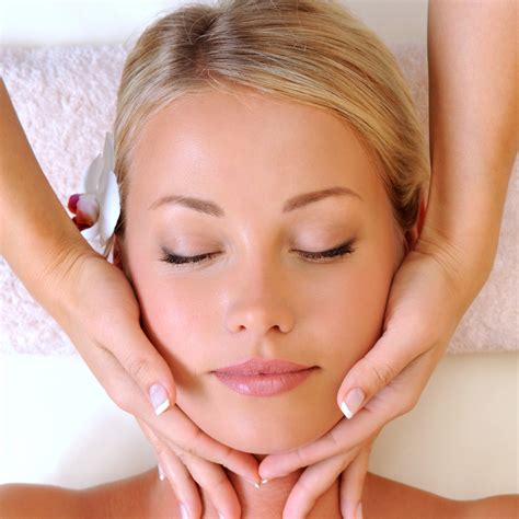 Revive Package 60 Min Back Massage And Express Facial Clarissa K Boutique