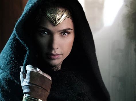 New Wonder Woman Set Capture A Key Moment Diana Prince And Steve