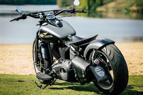 40'lı yıllarda savaştan dönen askerler orduya ait eski harley® motosikletleri alıp tüm yükünden kurtarırlar. Thunderbike Oldstyle • H-D Softail Slim FLS Custom Umbau ...