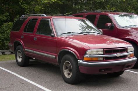 Purchase Used 1998 Chevy S10 Blazer 4 Door Dark Red In Charleston