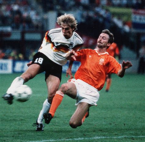 Im amateurbereich dürfen ab der nächsten saison gemischte teams an den start gehen. Top Ten: Diese Stars erzielten die meisten WM-Tore ...