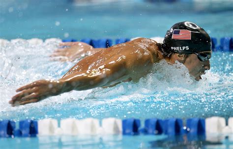 how fast does olympic legend michael phelps swim