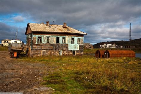 Abandoned settlement of scientists Dalniye Zelentsy photos ...