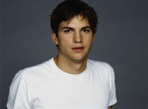 Ashton Kutcher Short Hair Wallpapers Wallpaper Hd Celebrities 4k