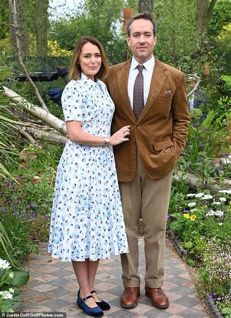 Succession S Matthew Macfadyen Cosies Up To Wife Keeley Hawes Ny Breaking News