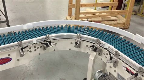 180° Product Rotation Starwheel To Robotic Pick By Multi Conveyor