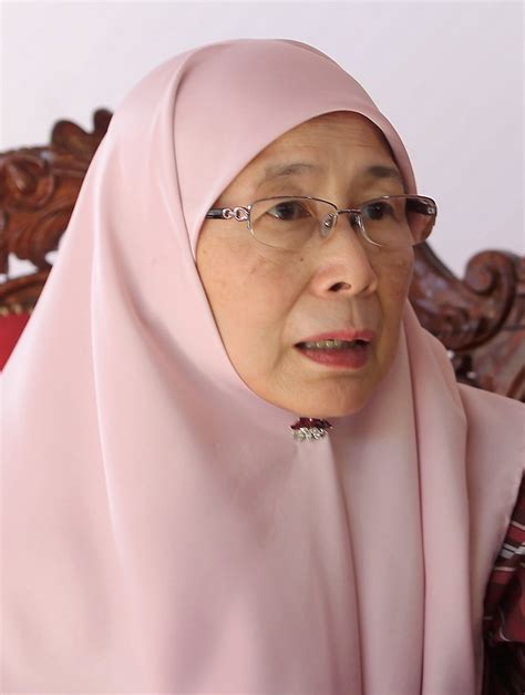 See more of dr wan azizah wan ismail on facebook. Govt to investigate issue of girl, 11, married in Kelantan ...