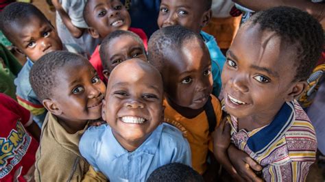 5 Simple Ways To Help A Child In Need On Givingtuesday Save The Children