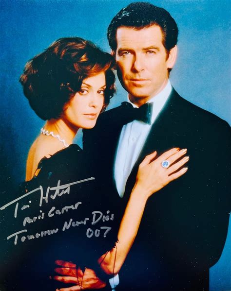 James Bond 007 Tomorrow Never Dies Teri Hatcher As Paris Carver Autographe Photo Signed