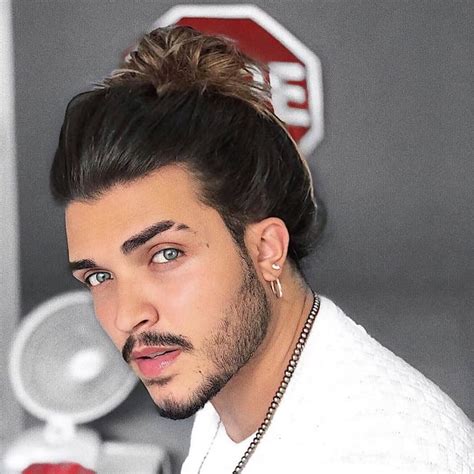 Today, men's professional hairstyles can be classy, versatile, and functional without being too professional hairstyles. 31 Awesome Professional Hairstyles for Men (2021 Trends)