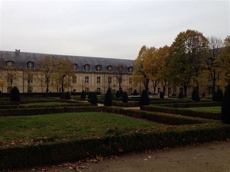Lovely Courtyard Les Invalides House Styles Courtyard Mansions