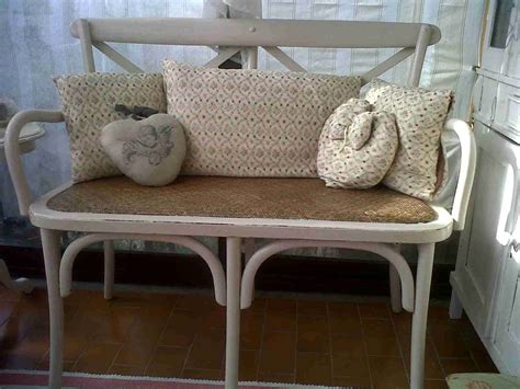 Save your coins in delicious style with this appealing coin bank. Shabby chic bench | Bank, Scandinavisch, Ramen