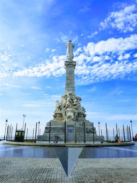 Monumento A Cristóbal Colón Buenos Aires Argentina Bahía César