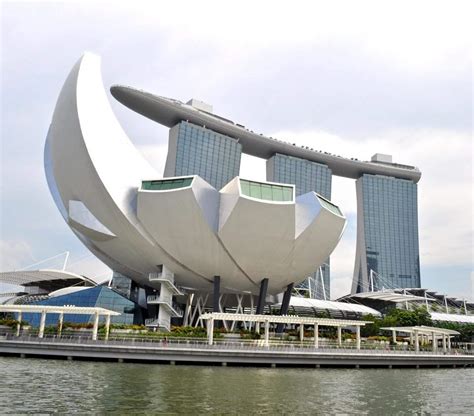 Art Science Museum In Singapore Lets Travel