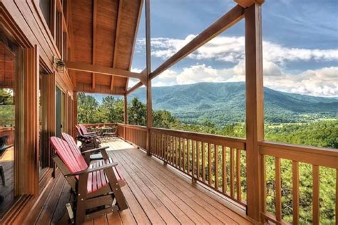 This Smoky Mountain Cabin Rental Is Simply Breathtaking