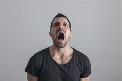 Screaming Man Imagens Procure Fotos Vetores E V Deos Adobe Stock