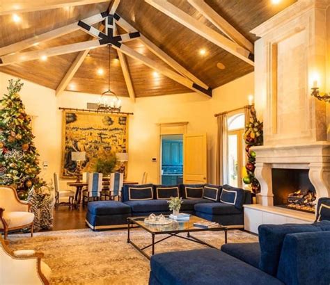 Timber frame encompasses everything from accent trusses to brackets to pavilions to full on structural post and beam construction for your home. Structural Timber Trusses | Industrial Wood Products ...