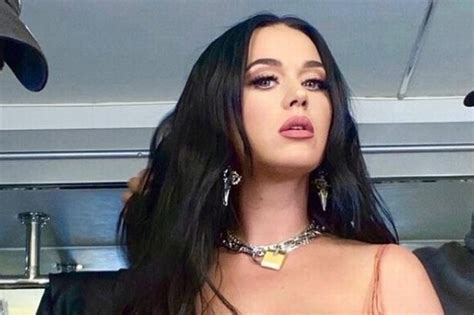 Katy Perry Strips Topless As She Warns Dont Hose Down In Jaw