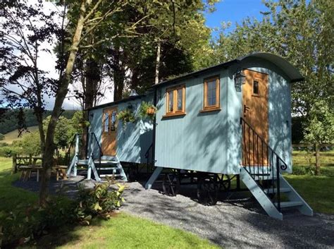 This Welsh Shepherds Hut Is The First To Get Five Star Rating North