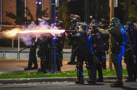 White Rioters Are Treated Differently Than Blm Protesters