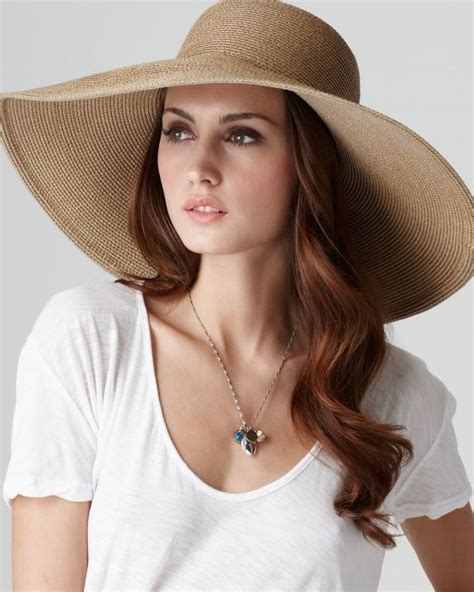 Шляпа с широкими полями идет абсолютно всем Girl With Hat