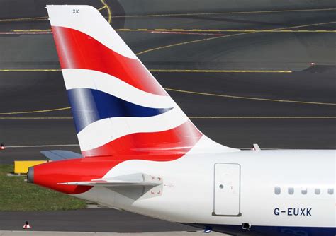 British Airways G Euxk Airbus A 321 200 Seitenleitwerktail 0204