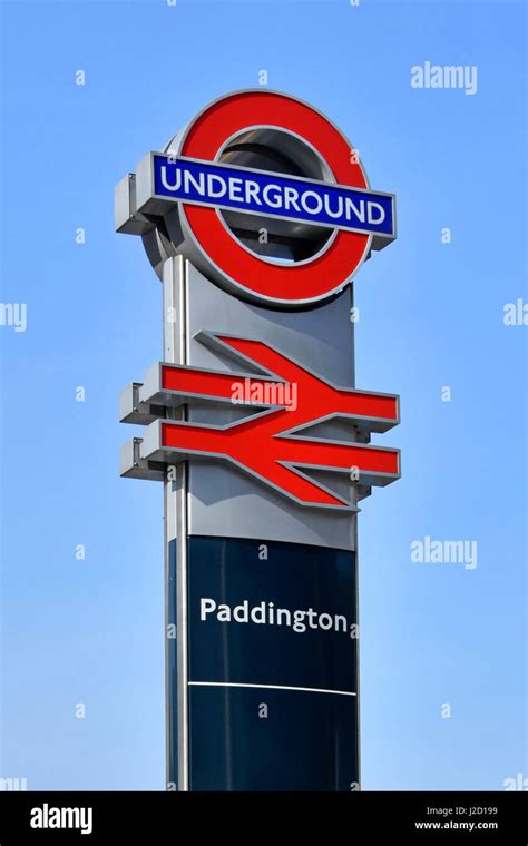 Roundel Signpost Hi Res Stock Photography And Images Alamy