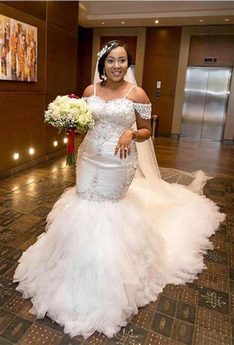 African Plus Size Wedding Dresses Spaghetti Straps Lace Appliques