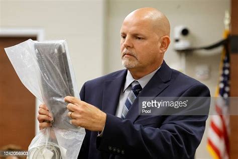 Broward Sheriffs Office Crime Scene Detective Dan Krystyn Identifies News Photo Getty Images