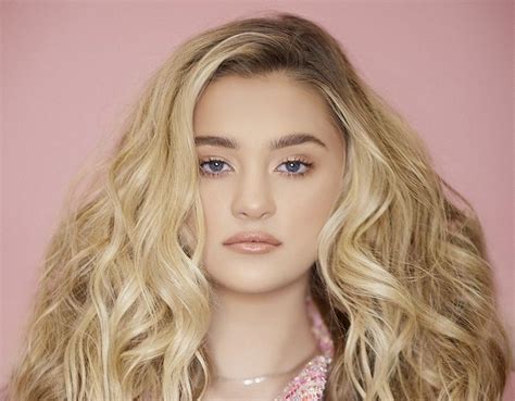 Lizzy Greene S Shoe Size Height And Weight Revealed Celebrity Shoe