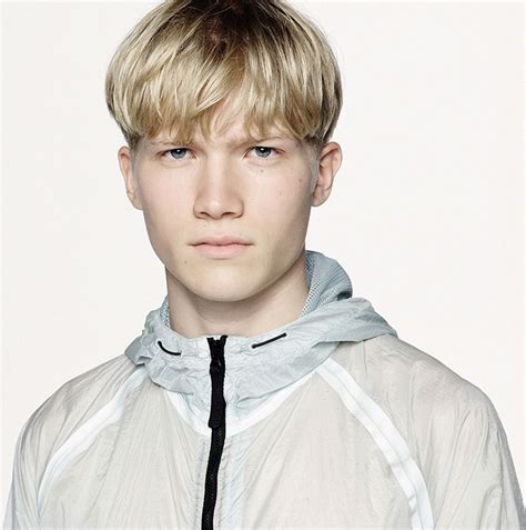 6215 Stone Islandspring Summer015 41621 Hyper Light Membrana Tc