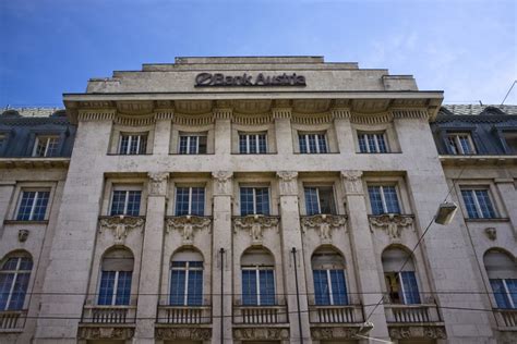 Euram bank was established in vienna in 1999. Shopping statt Trading: Bank-Zentrale wird Supermarkt
