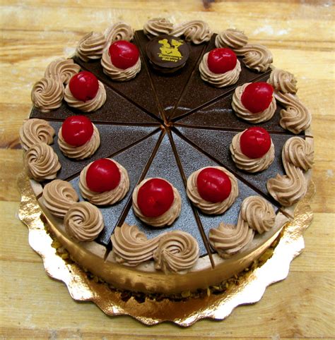 Bennisons Bakery Specialty Tortes And Cakes